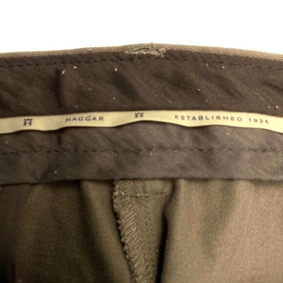 Haggar Pleated Straight Leg Men's size 36x31 Brown Chino Pants - Picture 3 of 4